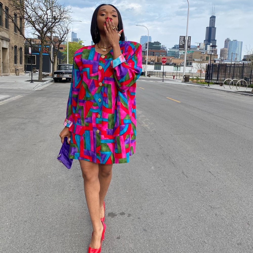 Beautiful vibrant blazer with shoulder pads!💜💙❤️